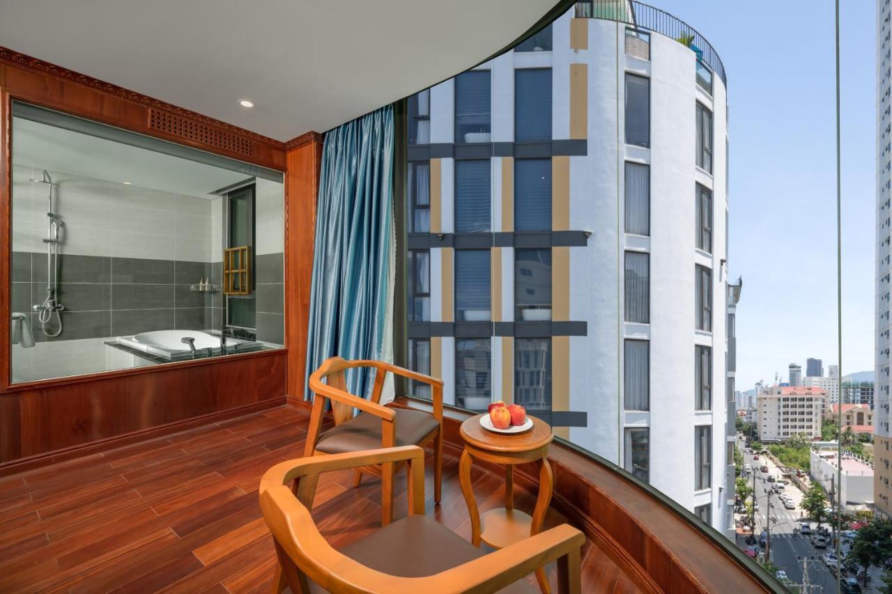Monalisa Luxury Hotel Da Nang Exterior foto