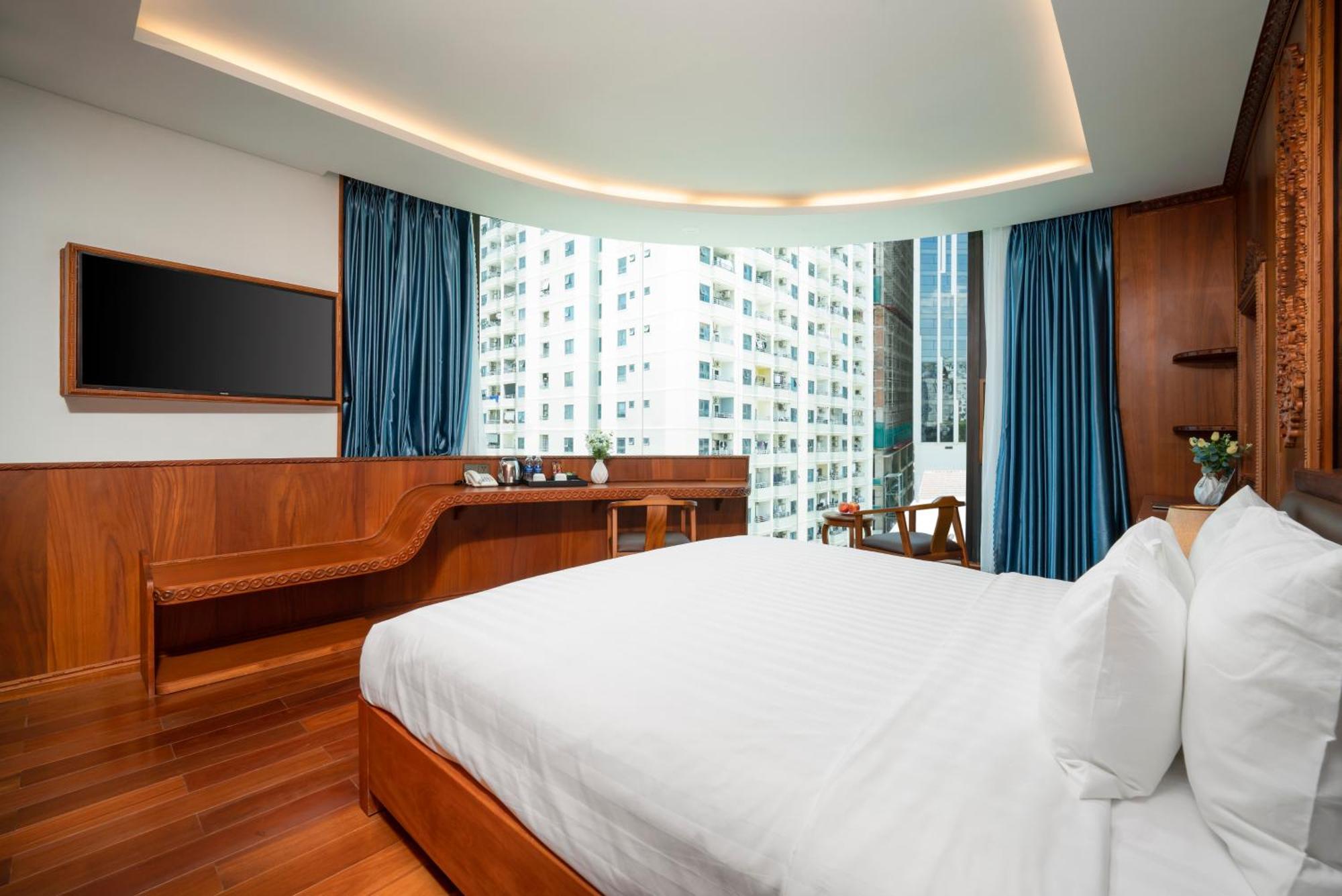 Monalisa Luxury Hotel Da Nang Exterior foto
