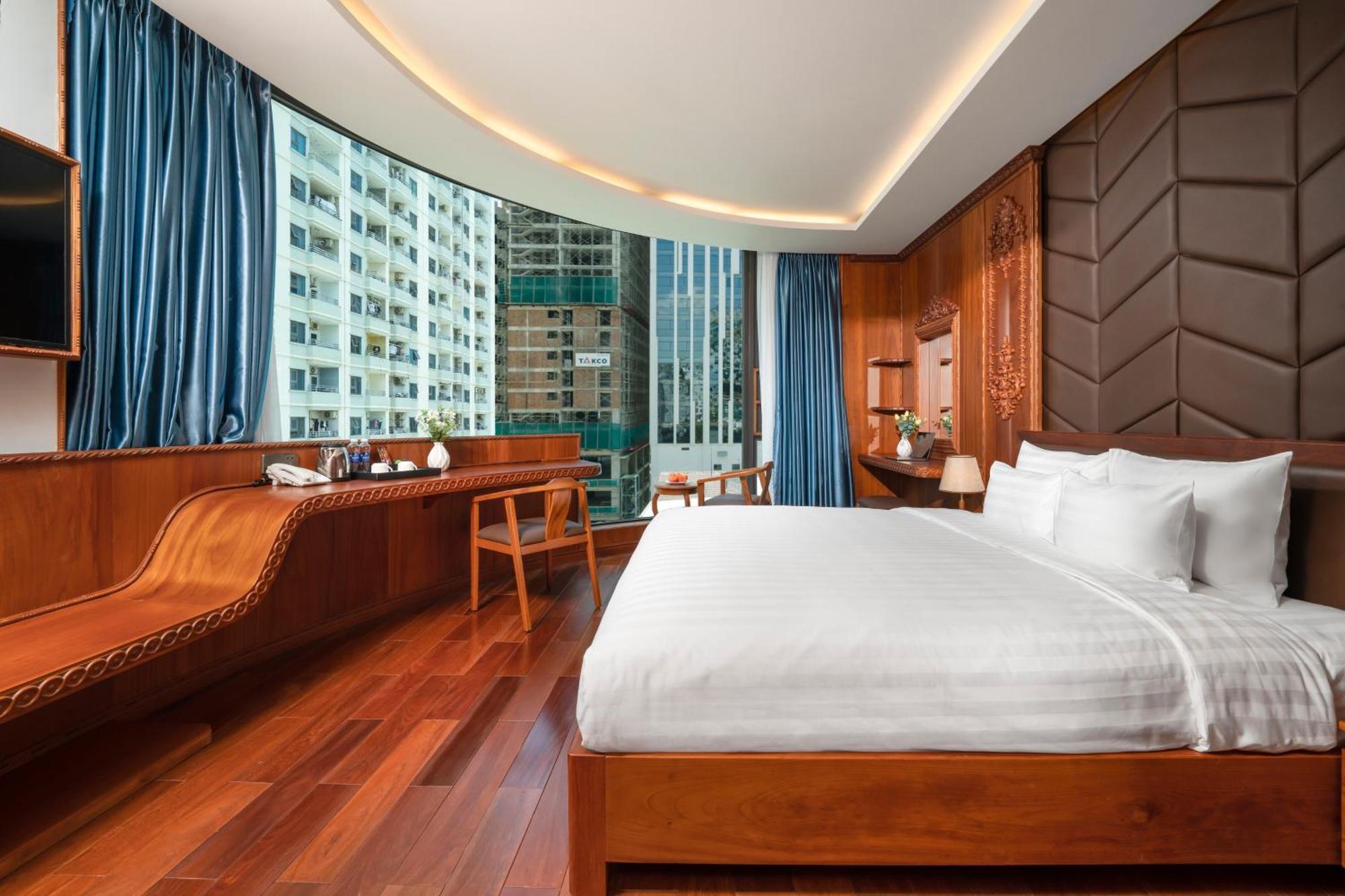 Monalisa Luxury Hotel Da Nang Exterior foto